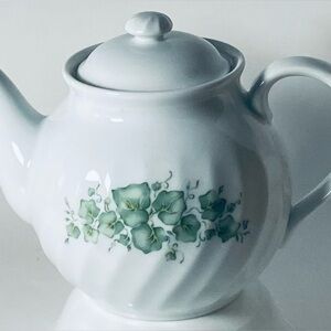 Corning Ware Vintage Corelle Coordinates CALLAWAY GREEN IVY Stoneware Tea Pot